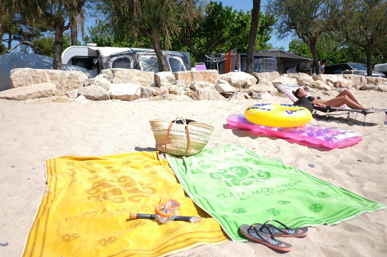 Playa Montroig Camping Resort Bagian luar foto