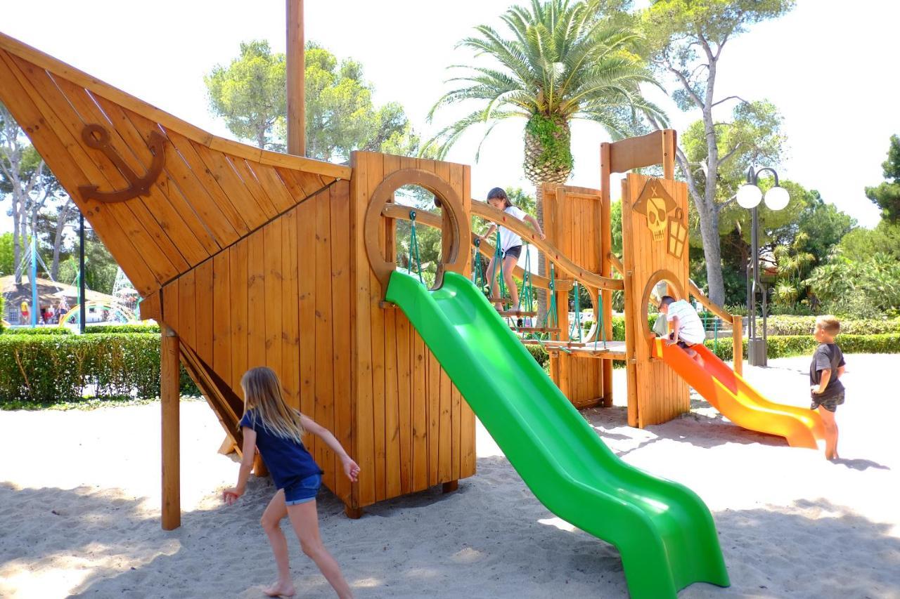 Playa Montroig Camping Resort Bagian luar foto