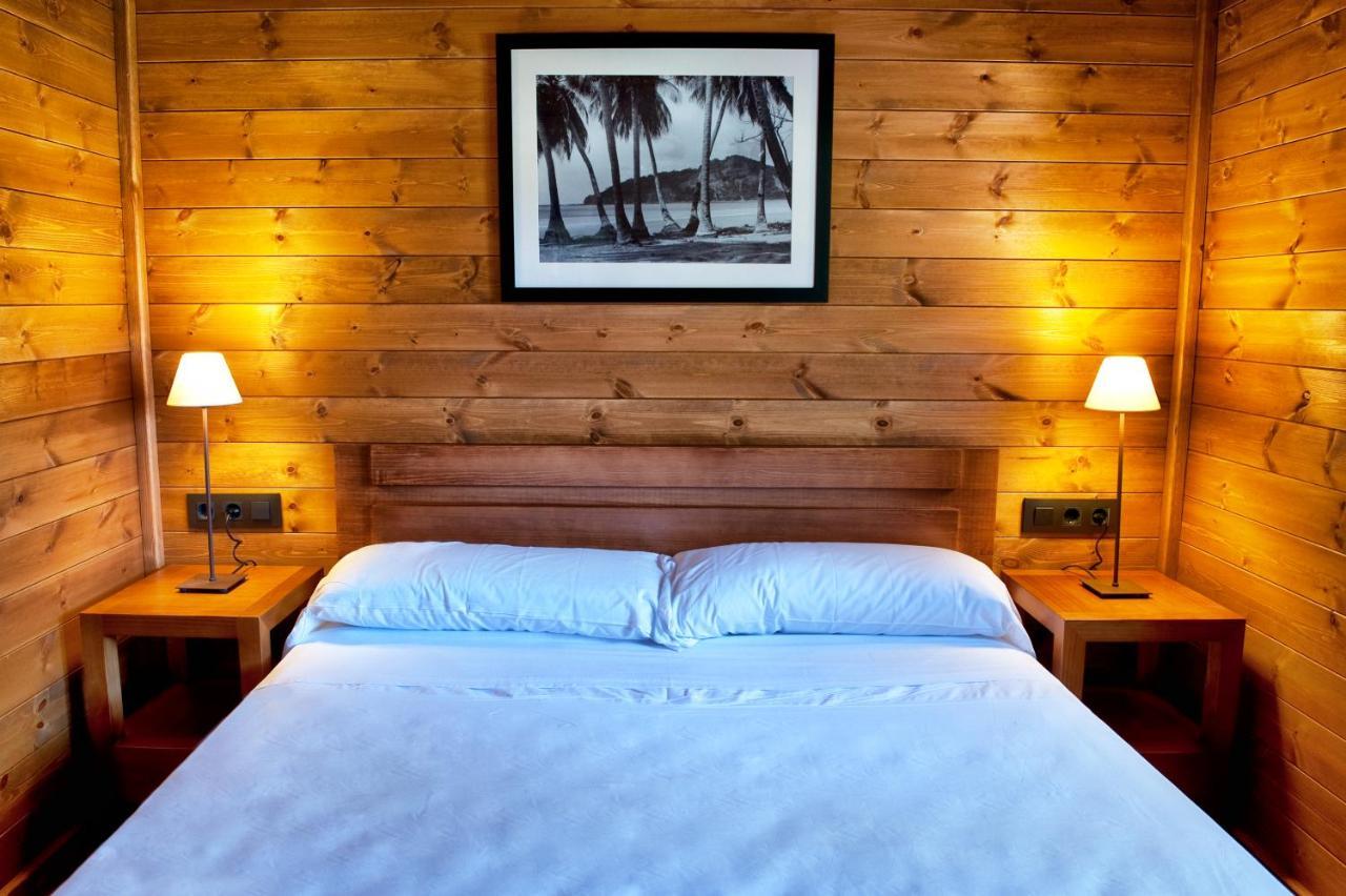 Playa Montroig Camping Resort Bagian luar foto