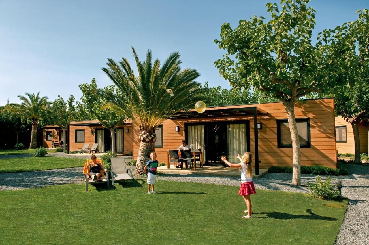 Playa Montroig Camping Resort Bagian luar foto
